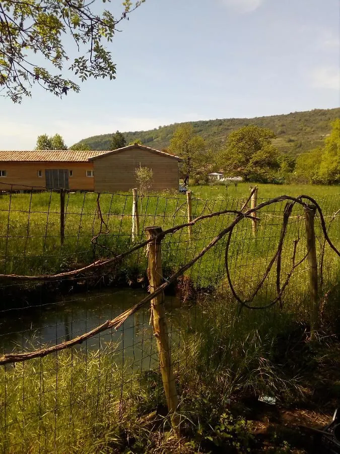 Appartement L'Oiseau Chanteur à Darbres