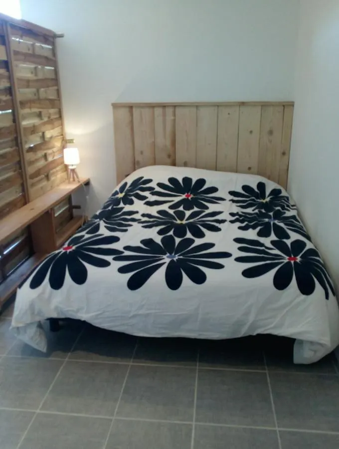 Appartement L'Oiseau Chanteur à Darbres