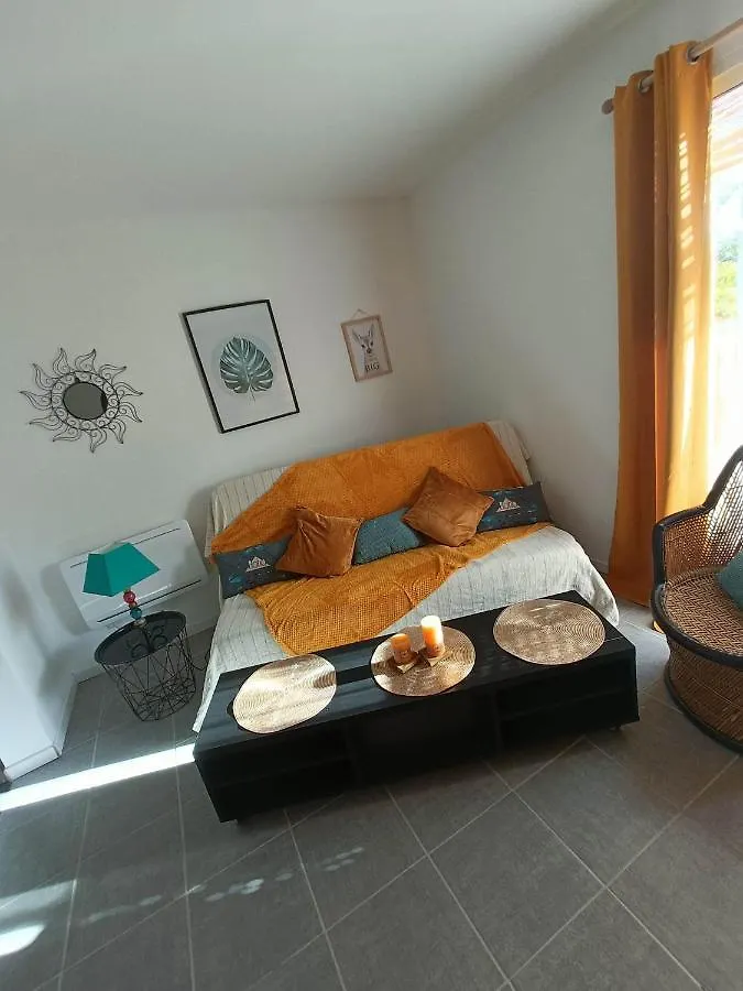 Appartement L'Oiseau Chanteur à Darbres